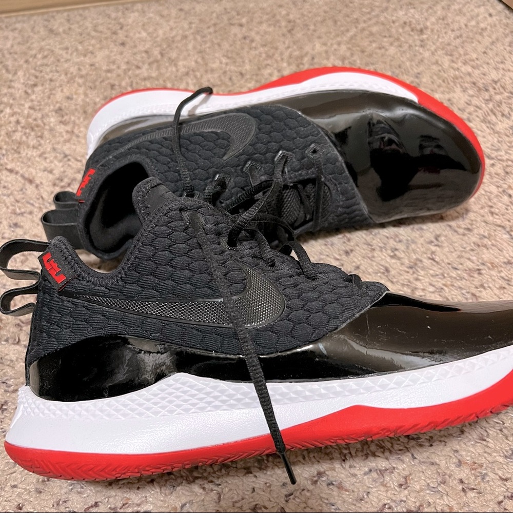 Mens Nike Lebron witness Shoes